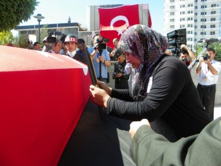 Şehit Onbaşı Sandalcı'nın cenazesi, memleketi Kırıkkale'de toprağa verildi