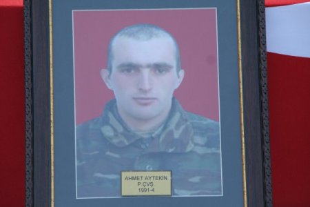 Şehit piyade çavuş Ahmet Aytekin son yolculuğuna uğurlandı