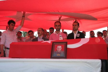 Şehit piyade çavuş Ahmet Aytekin son yolculuğuna uğurlandı