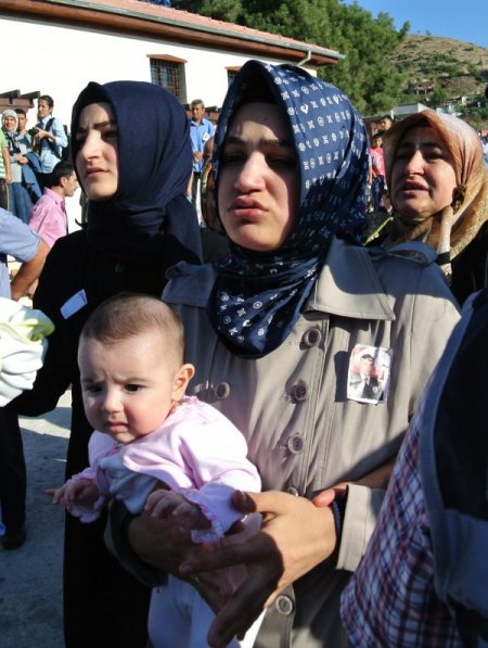 Şehit polis, memleketi Osmaniye'de toprağa verildi