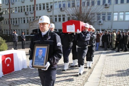 Şehit polis Cengiz Emgizek, memleketine törenle uğurlandı