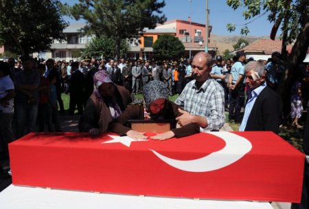 Şehit polis Gökhan Kuzu memleketi Malatya'da son yolculuğuna uğurlandı
