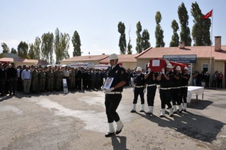 Şehit polis gözyaşları ile uğurlandı