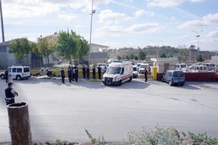 Şehit polis karakoldan dualarla uğurlandı