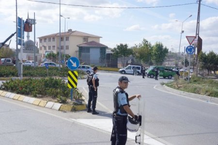 Şehit polis karakoldan dualarla uğurlandı