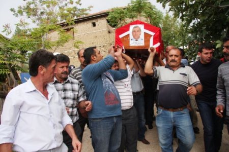 Şehit polis Kılıç, göz yaşları içinde toprağa verildi