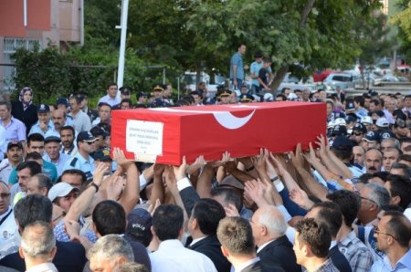 Şehit polis Küçükdillan son yolculuğuna uğurlandı