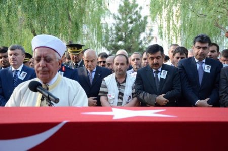 Şehit polis Küçükdillan son yolculuğuna uğurlandı