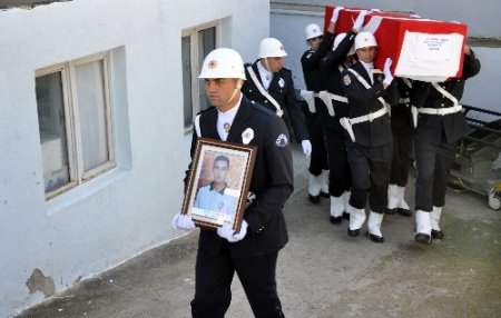 Şehit polis memuru Ağca'nın cenazesi memleketi Kozan’da toprağa verildi