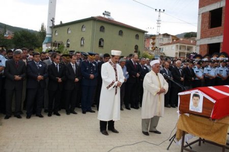 Şehit polis memuru Bülbül, memleketinde toprağa verildi