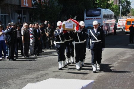 Şehit Polis Memuru İçin Tören Düzenlendi