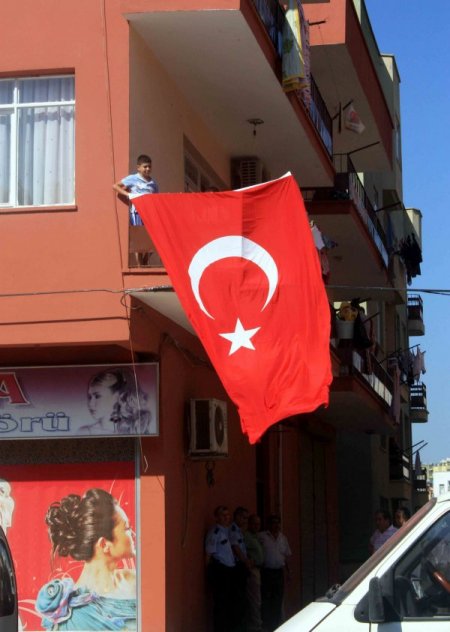 Şehit polis memuru Kuzu'nun baba ocağından yükselen feryatlar yürekleri dağladı