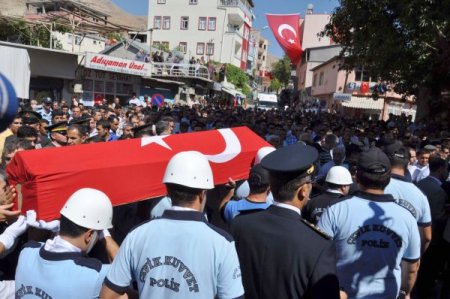 Şehit polis memuru Mahmut Kayan, son yolculuğuna uğurlandı