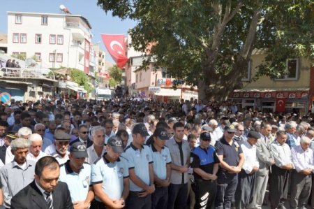 Şehit polis memuru Mahmut Kayan, son yolculuğuna uğurlandı