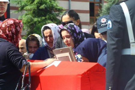 Şehit polis memuru Özkan için tören düzenlendi
