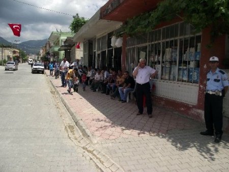 Şehit polis memurunun baba ocağında hüzünlü bekleyiş