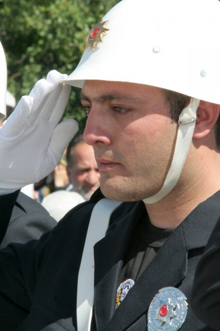 Şehit Polis Memurunun Cenazesi Törenle Uğurlandı