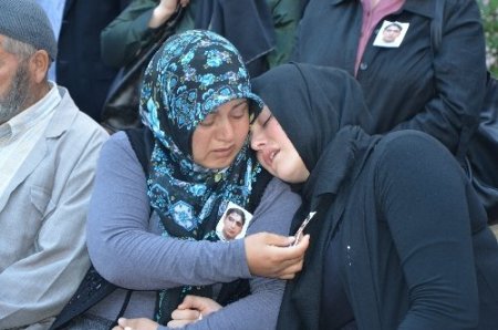 Şehit polisin cenazesi memleketine gözyaşlarıyla uğurlandı