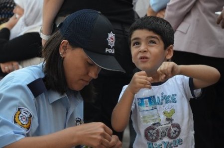 Şehit polisin cenazesi memleketine gözyaşlarıyla uğurlandı