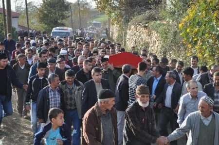 Şehit Polisin Eşi: Kurbanını Kesemeden Kurban Oldu