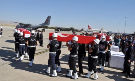 Şehit polisler memleketlerine uğurlandı