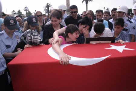 Şehit Polisler Son Yolculuğa Uğurlandı