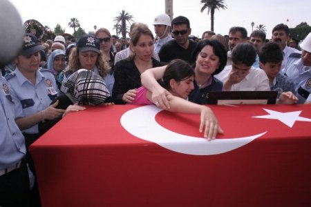 Şehit Polisler Son Yolculuğa Uğurlandı