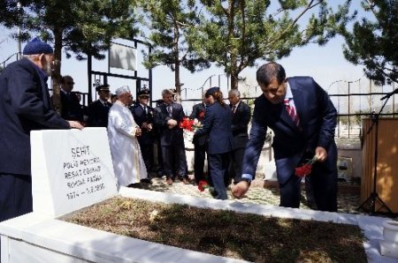 Şehit polisler unutulmadı