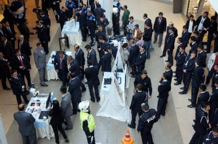 Şehit polisler unutulmadı