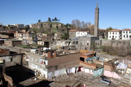 Şehit sahabelerin etrafındaki ahırlar hala kaldırılmadı