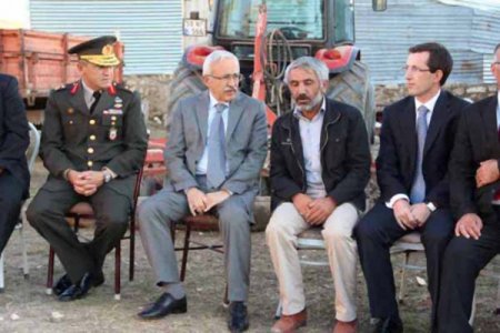 Şehit Topaloğlu’nun babasına şehadet belgesi verildi