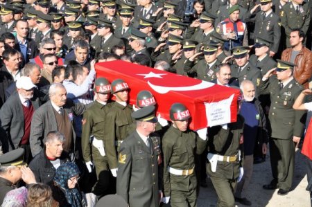 Şehit Üsteğmen Ersan Yenici son yolculuğuna uğurlandı