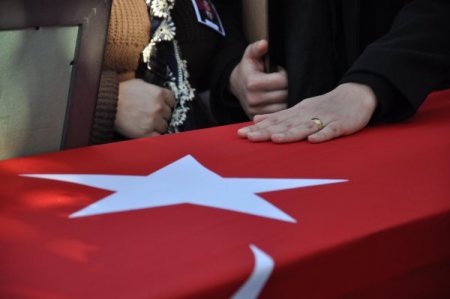 Şehit Üsteğmen Ersan Yenici son yolculuğuna uğurlandı