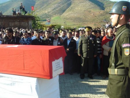 Şehit Uzman Çavuş, memleketi Kahramanmaraş'ta toprağa verildi