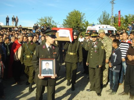 Şehit Uzman Çavuş, memleketi Kahramanmaraş'ta toprağa verildi