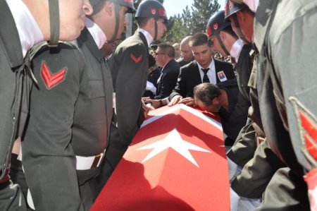 Şehit Uzman Çavuş Algönül, Afyonkarahisar'da toprağa verildi