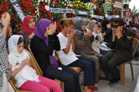 Şehit Uzman Çavuş Apaydın'ın küçük kızı Sudem, bugün okula başlayamadı