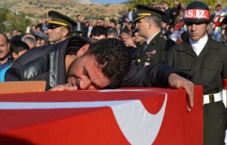 Şehit Uzman Çavuş Bilal Akgün Kahramanmaraş'ta toprağa verildi