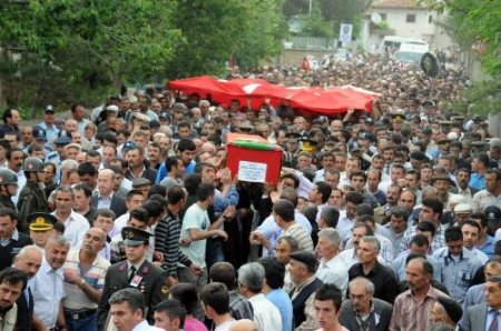 Şehit Uzman Çavuş Gözyaşları Arasında Son Yolculuğuna Uğurlandı