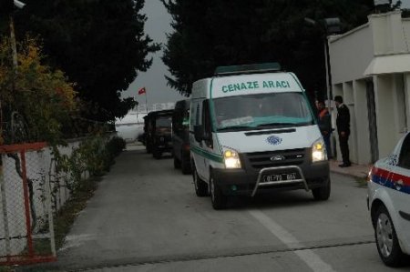 Şehit Uzman Çavuş Özcan'ın Cenazesi Askeri Uçakla Adana'ya Getirildi