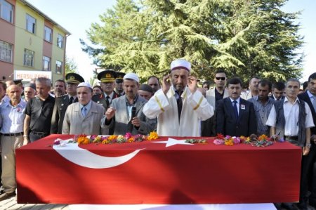 Şehit Uzman Çavuş Tanju Çolak ebediyete uğurlandı