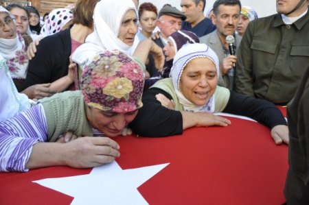 Şehit Uzman Çavuş Tanju Çolak ebediyete uğurlandı