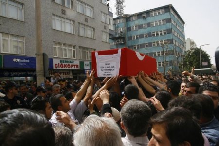 Şehit Uzman Çavuş Tekin, Dualarla Son Yolculuğuna Uğurlandı
