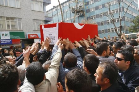 Şehit Uzman Çavuş Tekin, Dualarla Son Yolculuğuna Uğurlandı