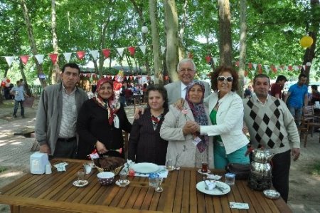 Şehit ve engelli anneleri ile engelli çocuklar kahvaltıda bir araya geldi