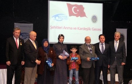 Şehit ve kardeşlik gecesinde duygu seli