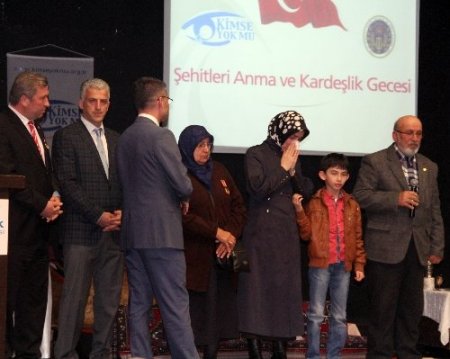 Şehit ve kardeşlik gecesinde duygu seli