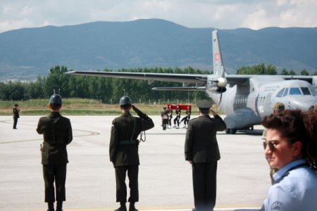 Şehit Yüzbaşının Cenazesi Memleketi Tokat'a Getirildi