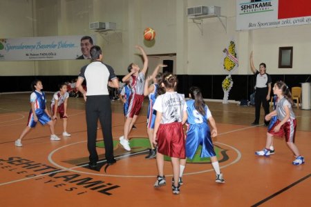 Şehitkamil Basketbol Cumhuriyet Kupası turnuvaları başladı