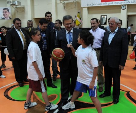 Şehitkamil Basketbol Cumhuriyet Kupası turnuvaları başladı